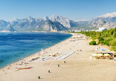 Plaja Konyaaltı — sejur charter Antalya