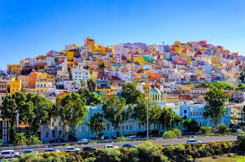 Vacanță charter Gran Canaria, Spania – Dune de nisip, stațiuni vivace și Carnavalul de Las Palmas.