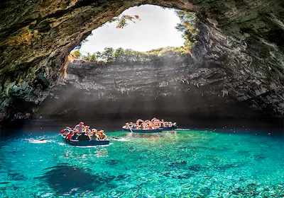 Peștera-lac Melissani — sejur charter Kefalonia