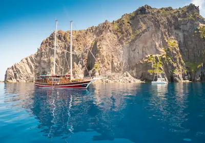 Excursie la Insulele Eoliene — sejur charter Sicilia