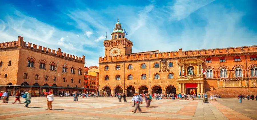 /assets/images/flight-destinations/bologna/bilete-avion-bologna-outro-sanctuarul-san-luca.webp
