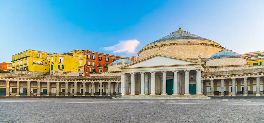 /assets/images/flight-destinations/napoli/bilete-avion-napoli-outro-galeria-umberto.webp